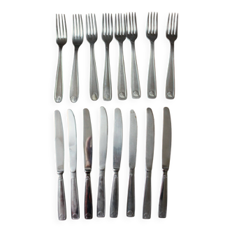 Mismatched set of 8 forks + 8 vintage shell stainless steel knives