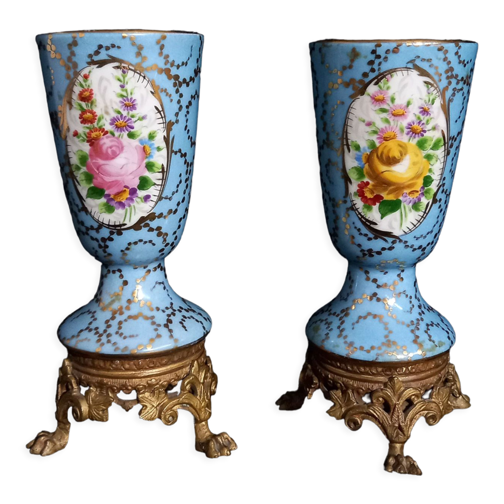 Paire de vases en porcelaine avec piètement en bronze doré Selency