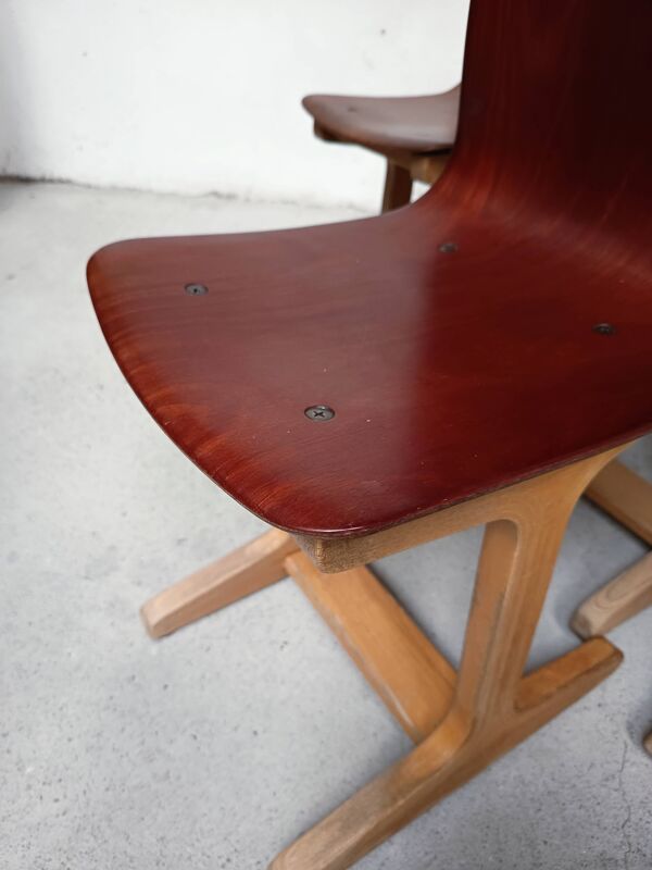 8 chaises d'école plywood