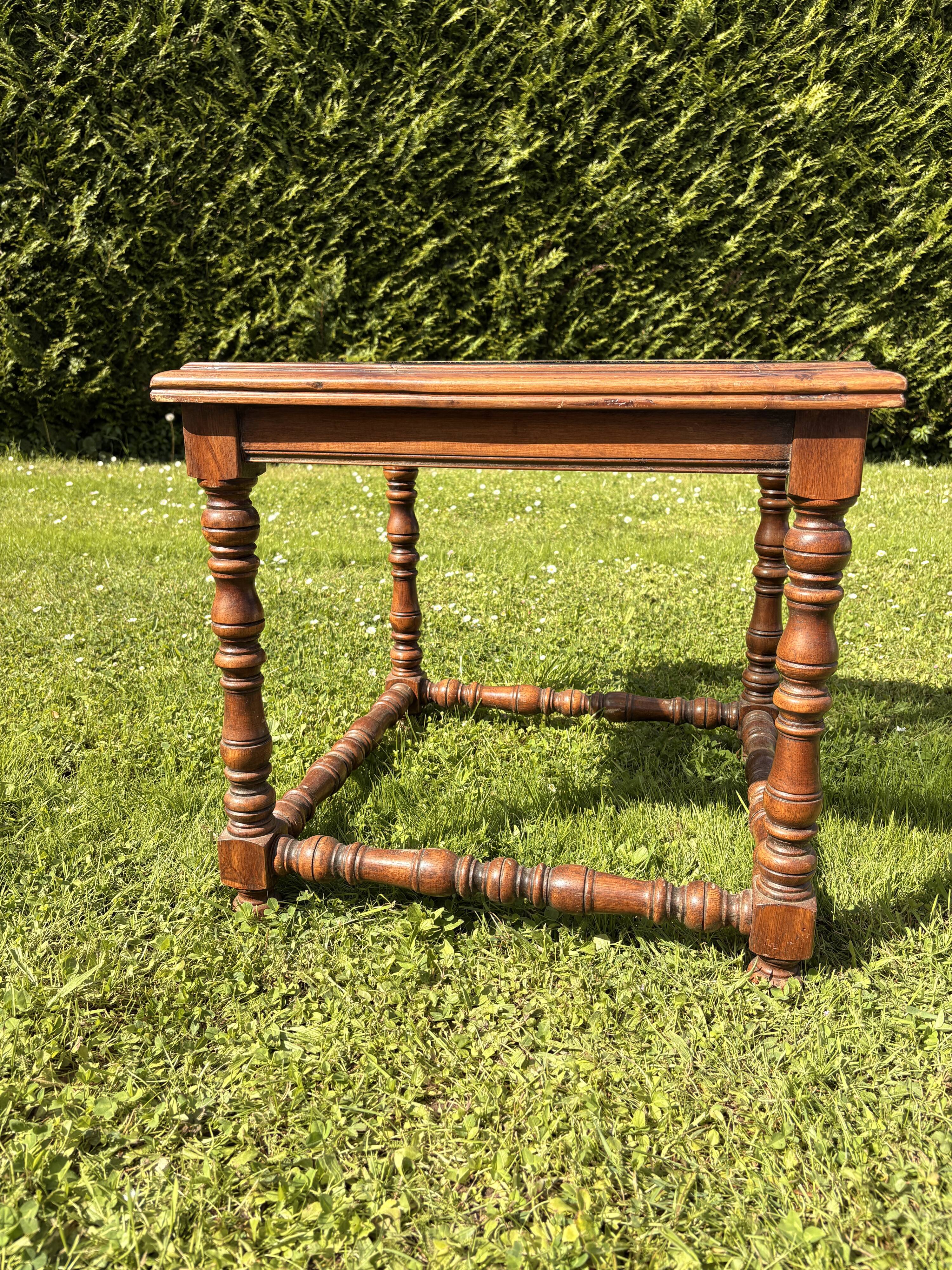 Table basse en chêne, plateau en verre fumé