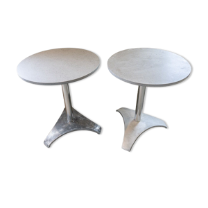 lot de tables en pierre