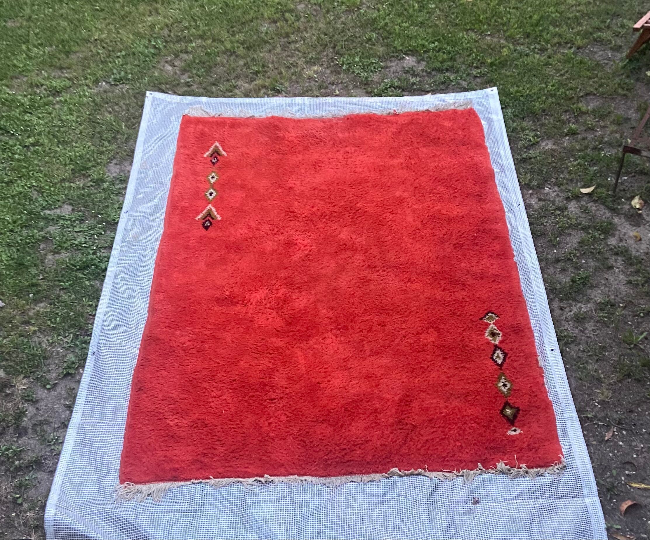 Moroccan carpet in vintage wool