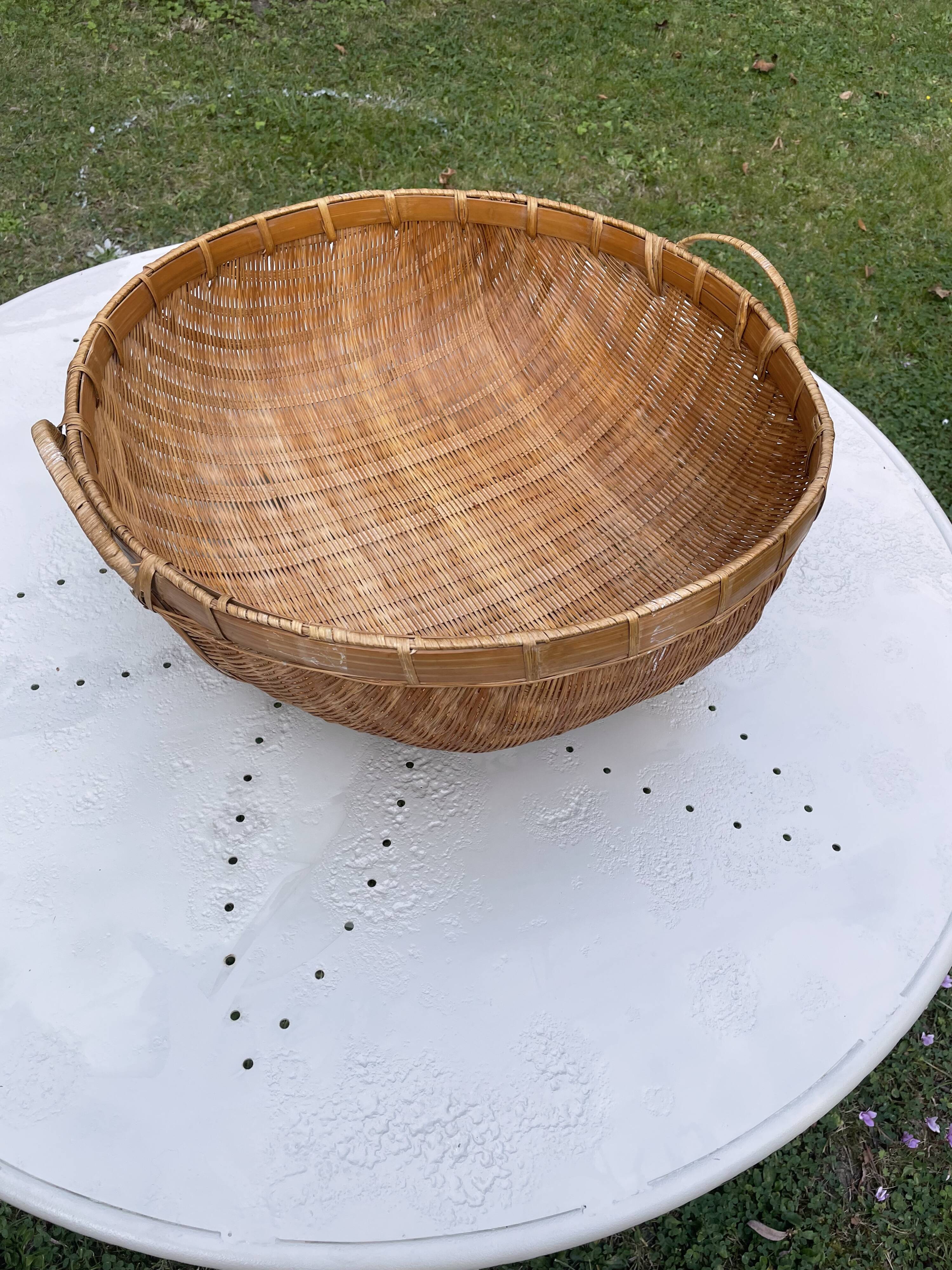 Round Basket made of Asian bamboo