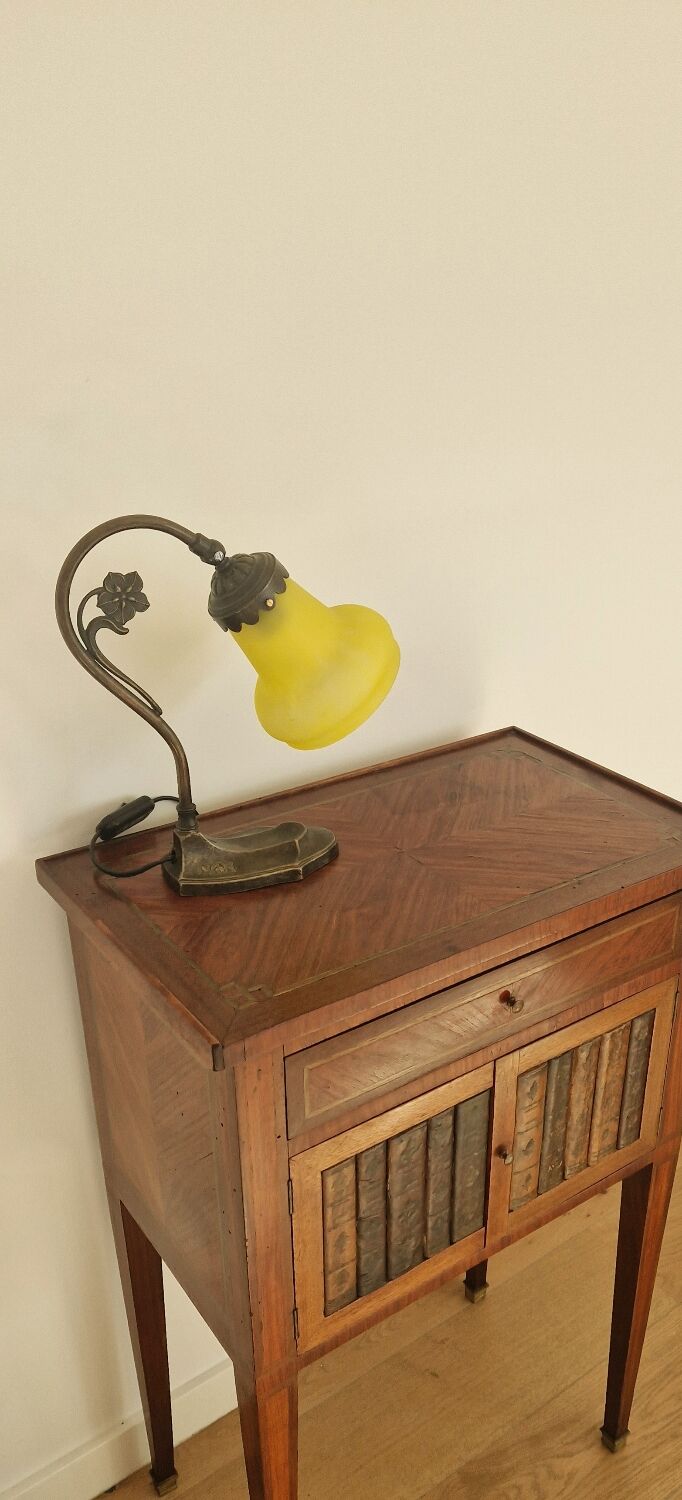 Art Nouveau style lamp