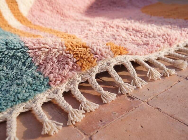 Traditional handwoven Beni Ourain rug from the Atlas, size 1.5/2.5 m.