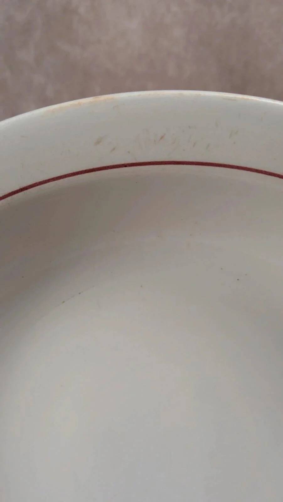 Shallow round plate Saint-Amand model Marcel