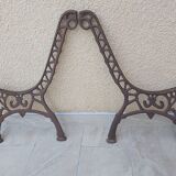 Pair of cast iron bench legs