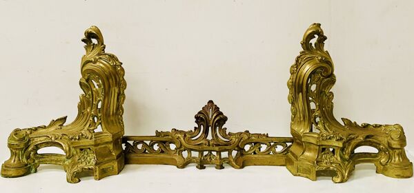 Chenet de style Louis XV en bronze ciselé XX siècle