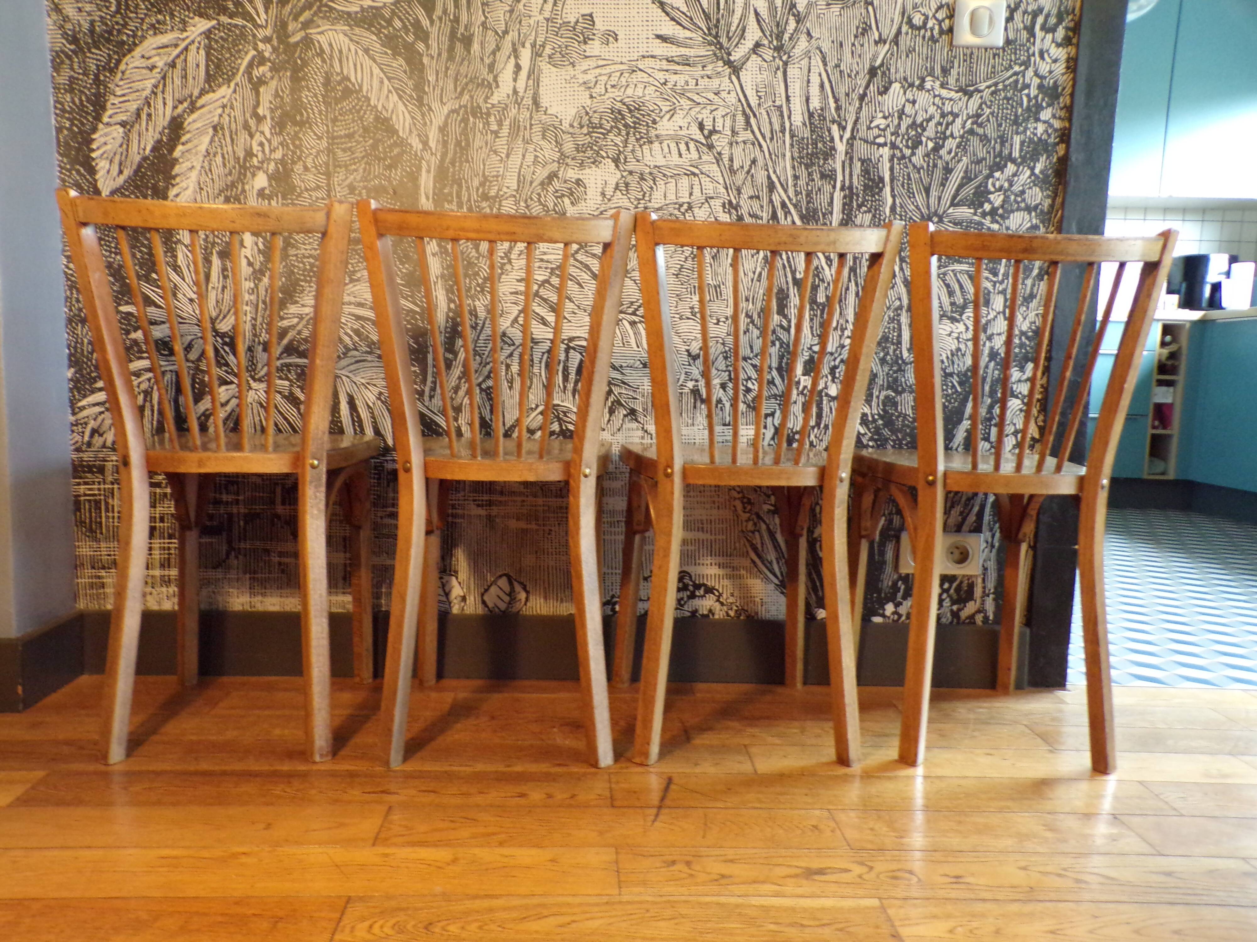 Suite 4 Baumann 153 bistro chairs