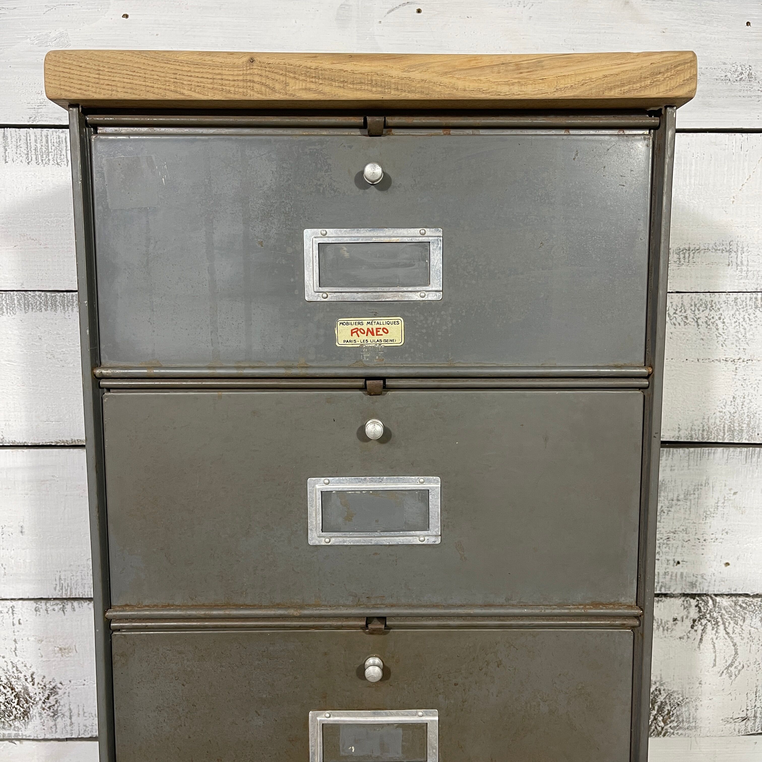 Ronéo cabinet with 5 valves