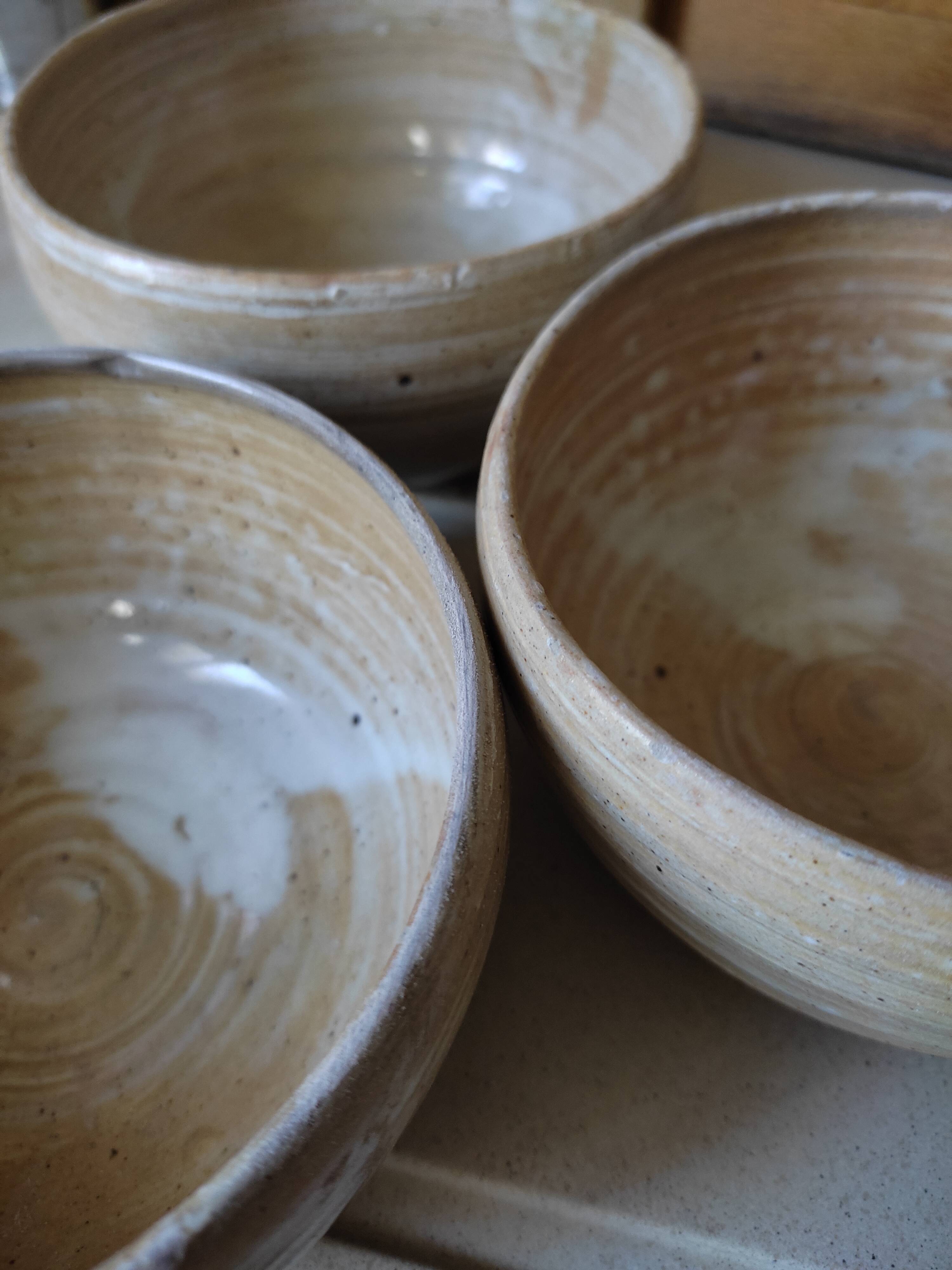 Set of 3 bowls in artisanal sandstone