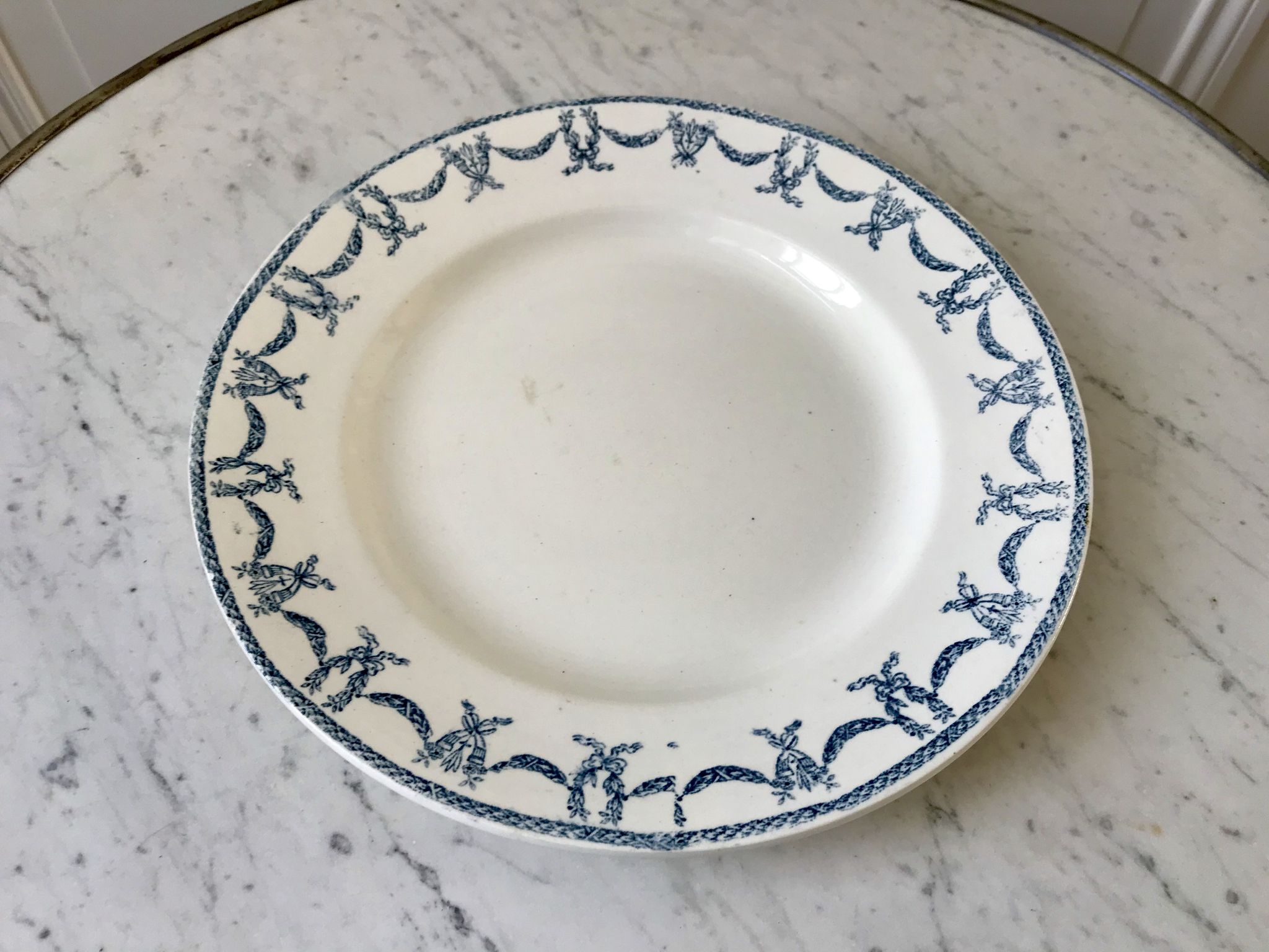 round dish in blue Iron Earth U&C Digoin Sarreguemines model Les Ternes late 19th century