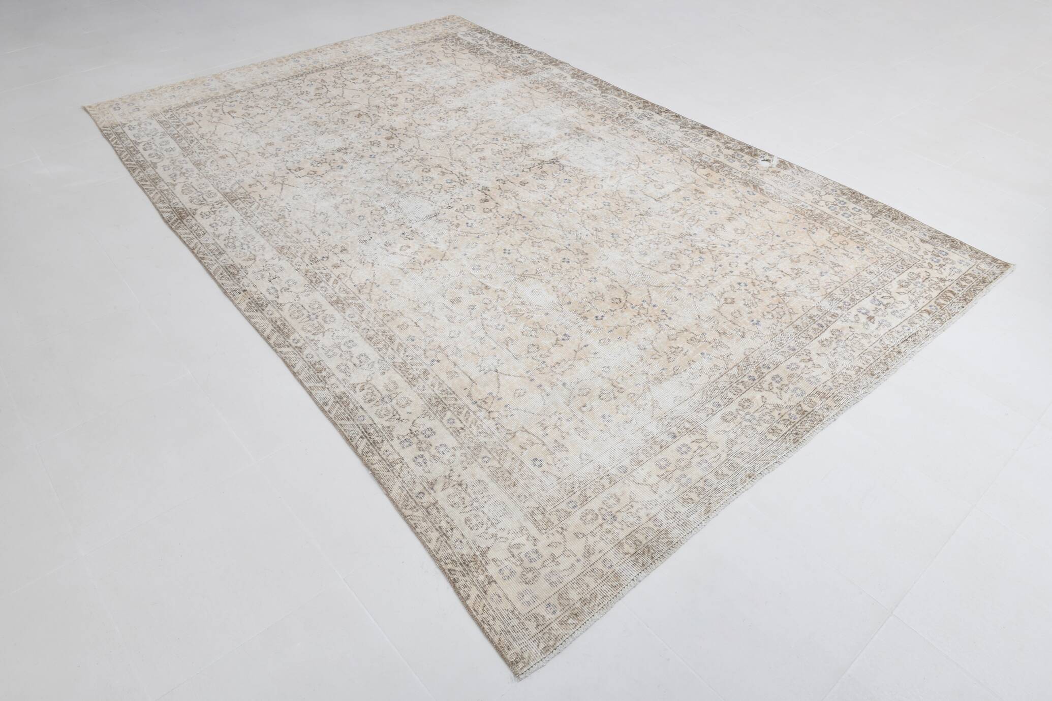 7x10 Vintage Beige Floral Vintage Persian Area Rug, 204x313 Cm