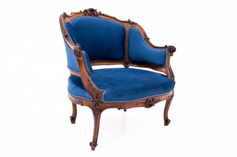 A late 19th-century French bergère armchair. After renovation.