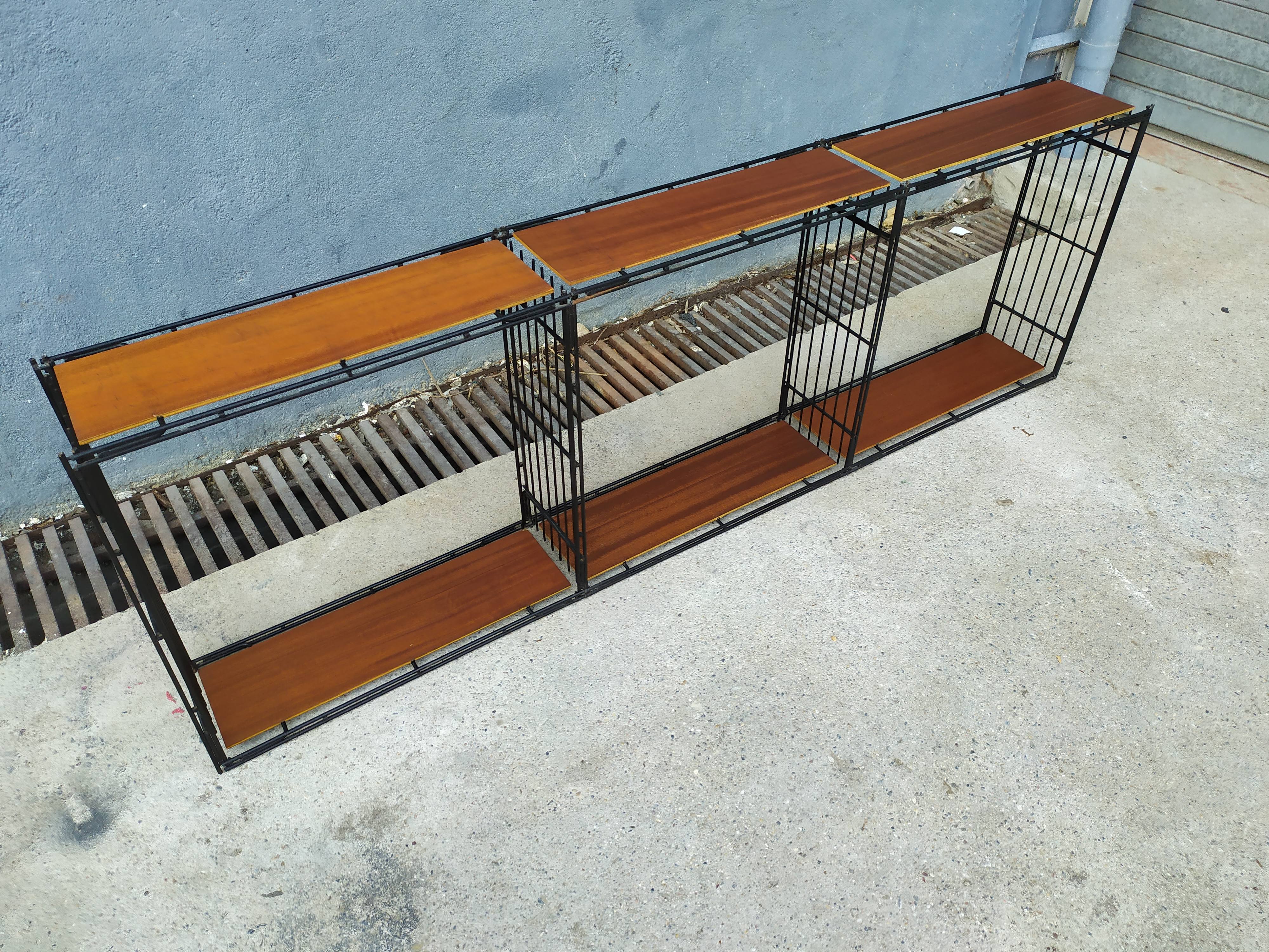 Flexible shelves metal teak