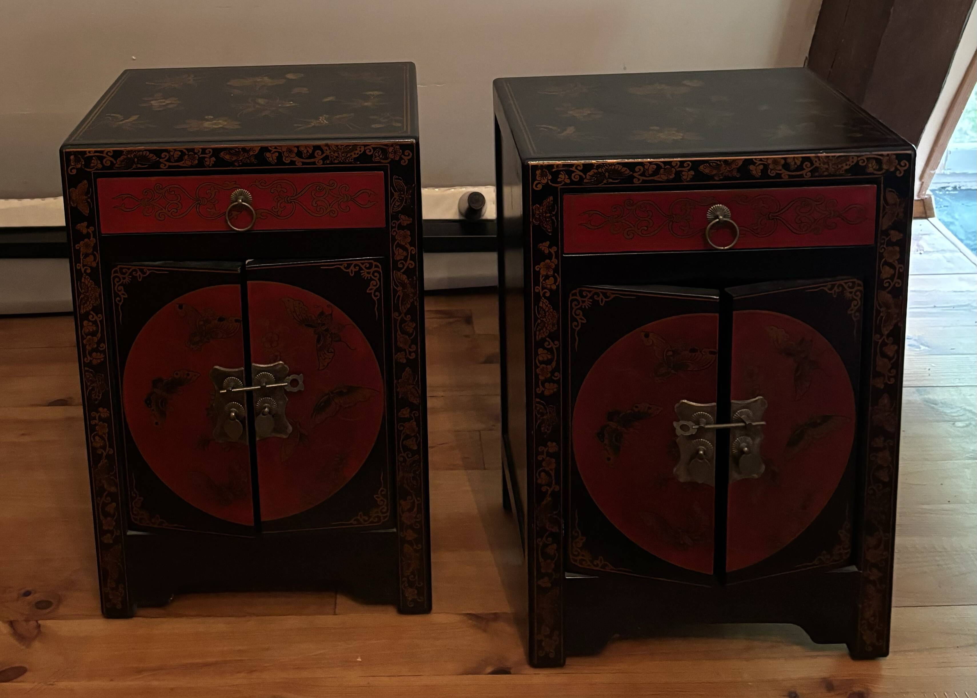 Pair of modern bedside tables in pure traditional Chinese style.