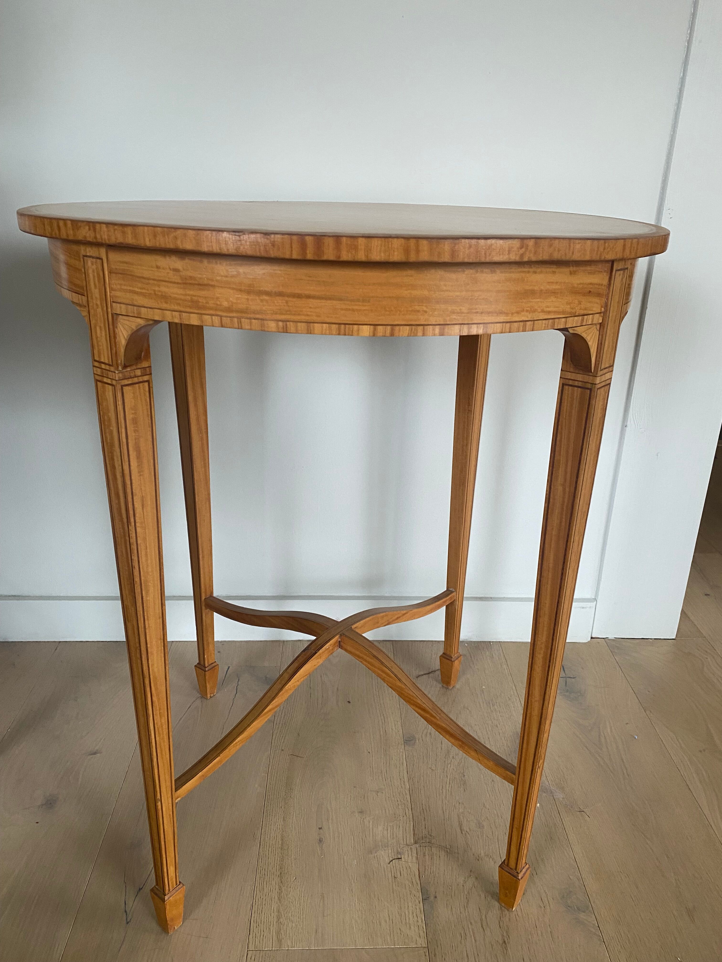 Art Nouveau Rosewood pedestal table