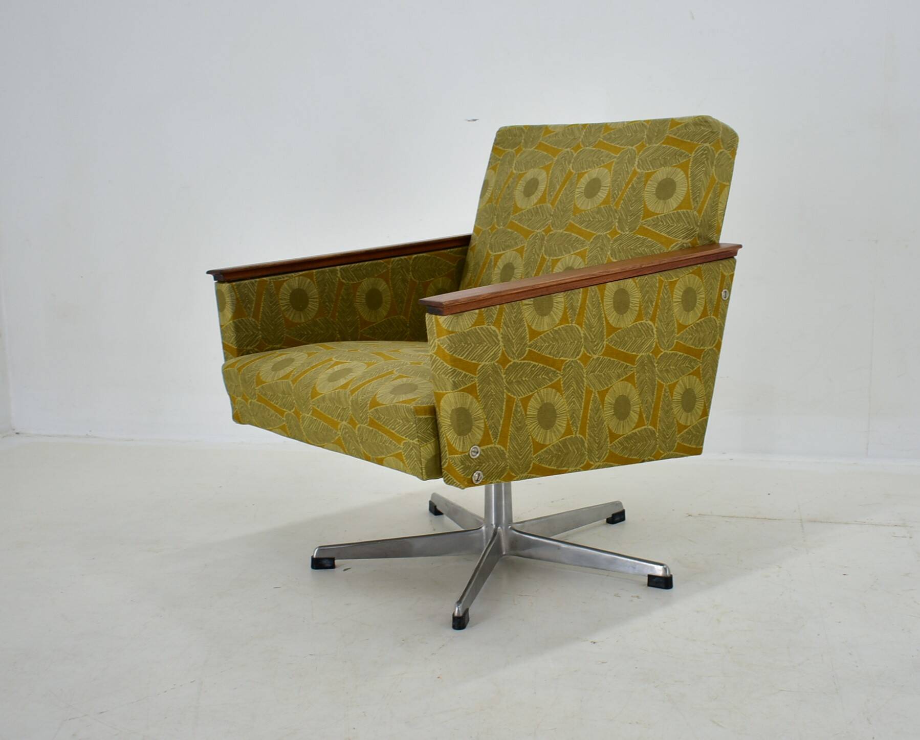 Mid-century armchair, Czechoslovakia, 1970s.