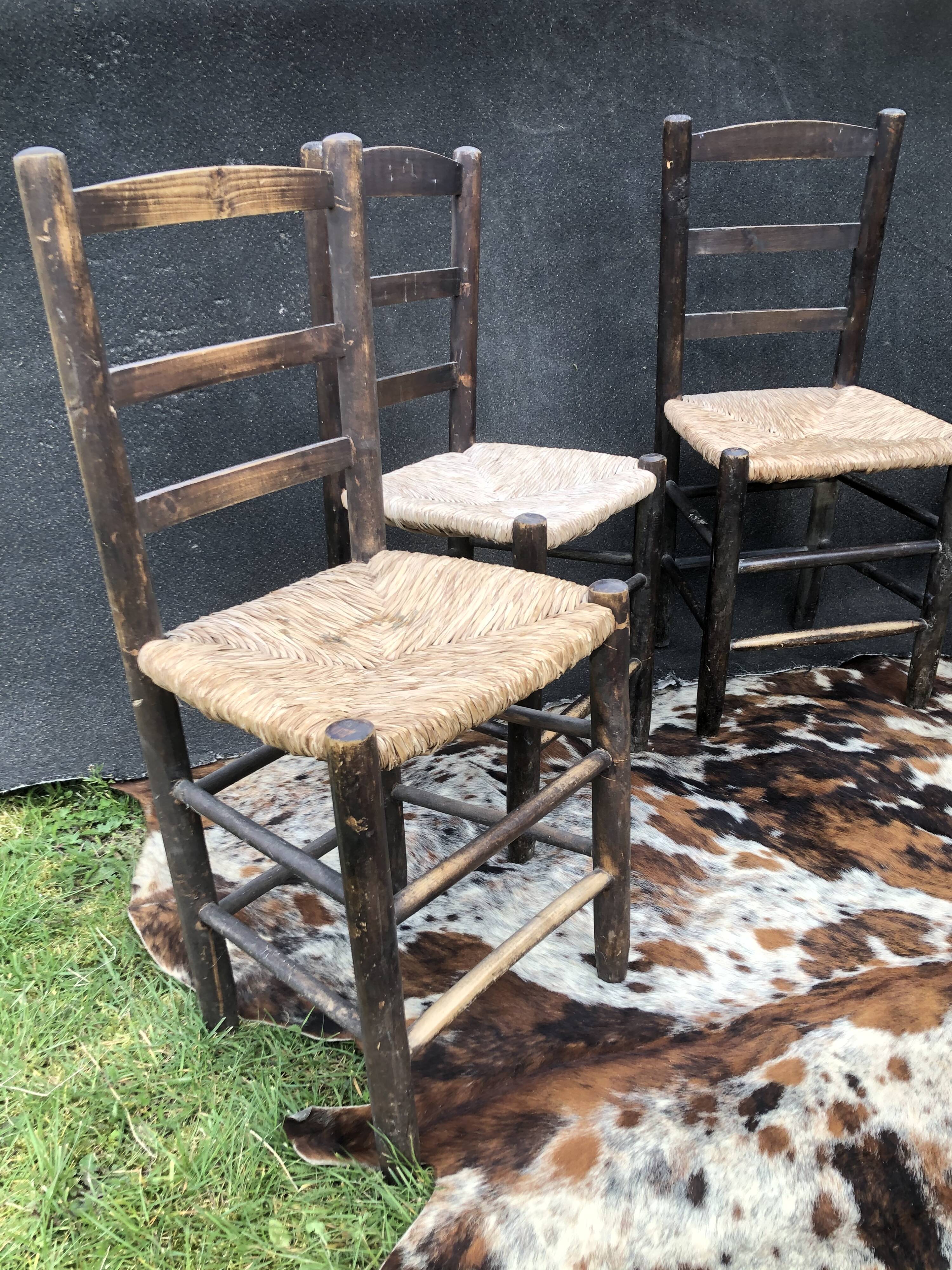 5 chairs straws 1960