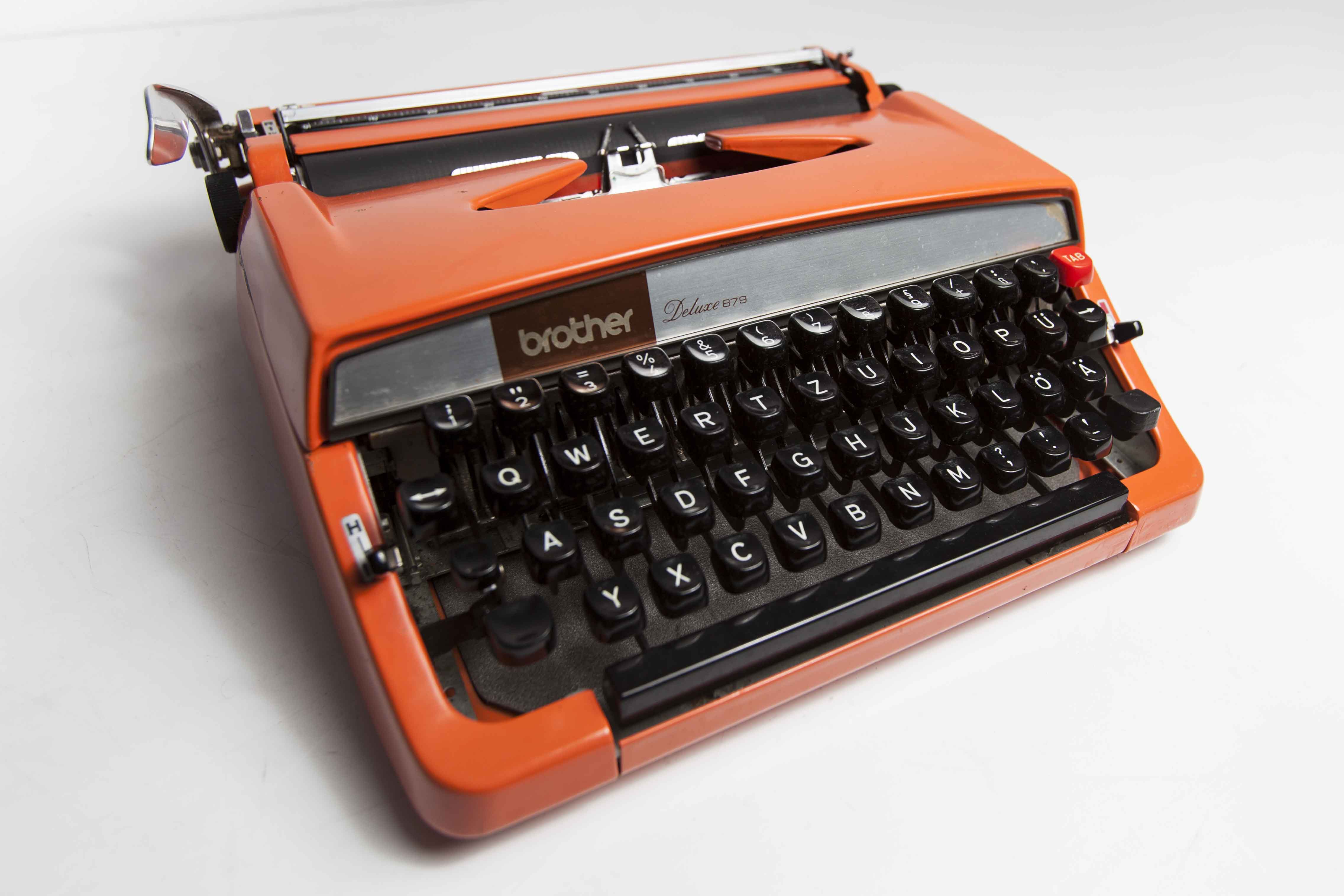 Machine à écrire brother de luxe 879 révisée et ruban neuf qwertz