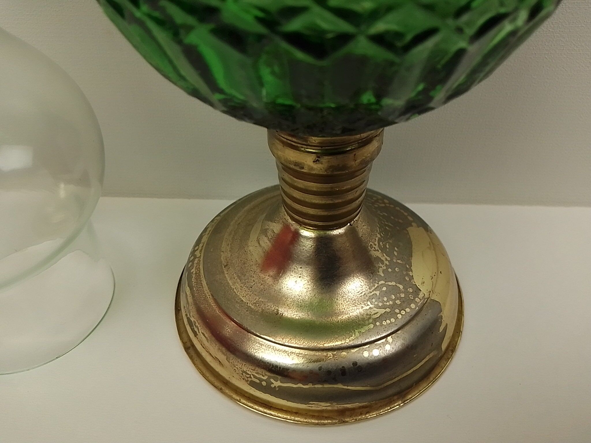 Green and transparent kerosene lamp in glass and metal 33 cm