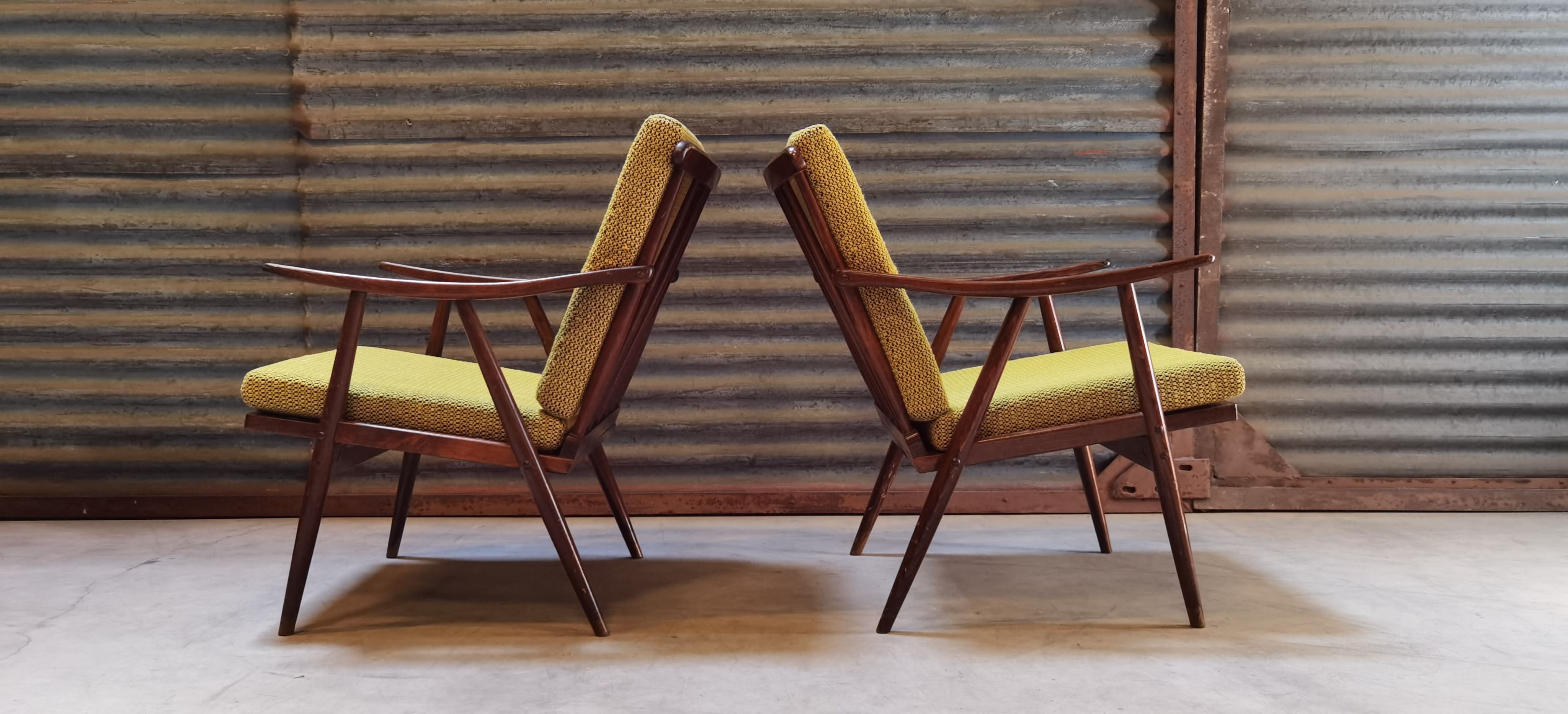 Pair of boomerang armchairs TON Bystřice (Thonet) by Antonin Suman 1960