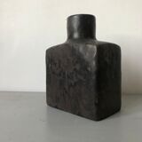 Art pottery of Mobach Holland Cubist vase in black enamelled sandstone