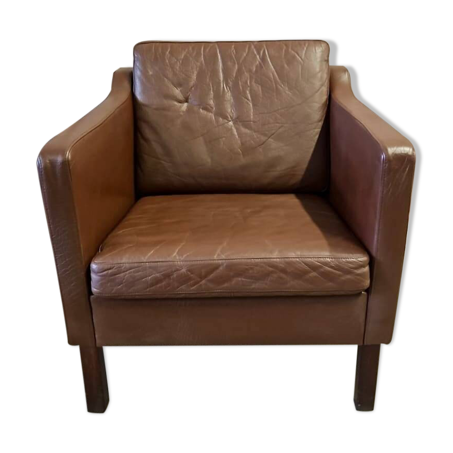 Fauteuil danois en cuir marron à dossier bas 1960