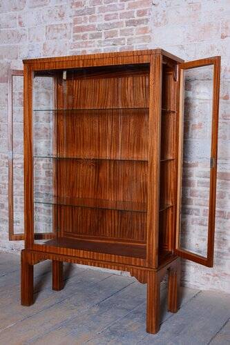 Czech Art Deco Display Cabinet in Mahogany and Glass, 1930s