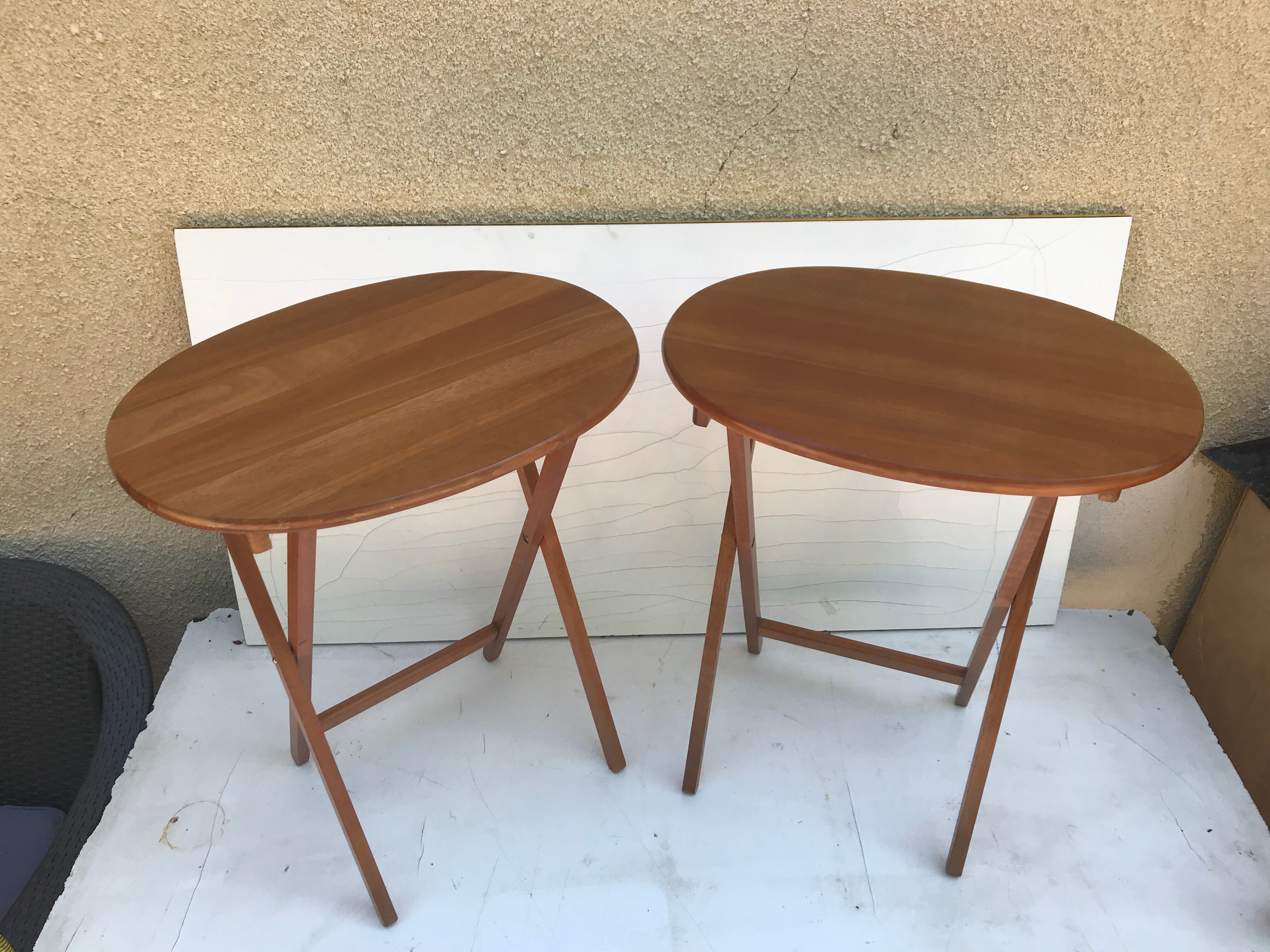 Paire de tables pliantes