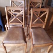 Chaise en bois assise en cuir