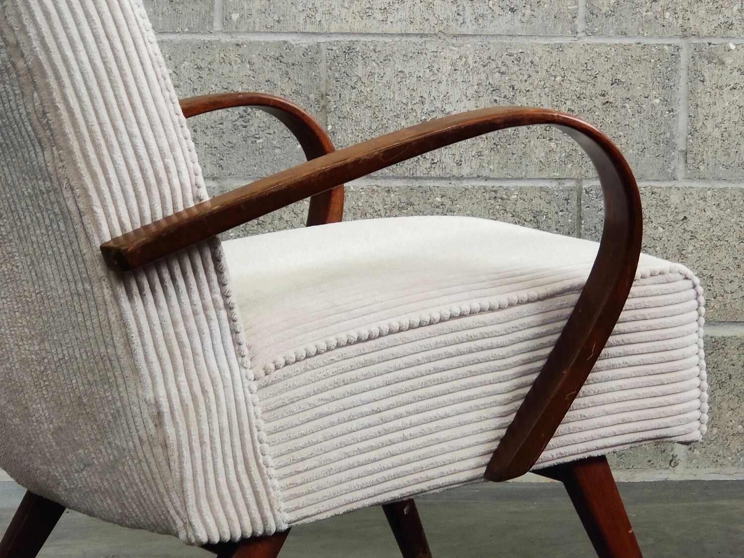 Fauteuil restauré par Jaroslav Smidek 6952 pour Ton
