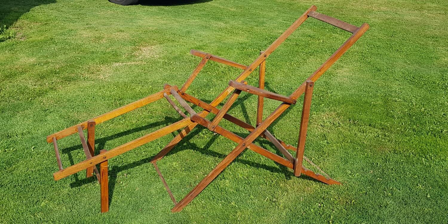 Set of 2 Chilean structures - wooden deckchair