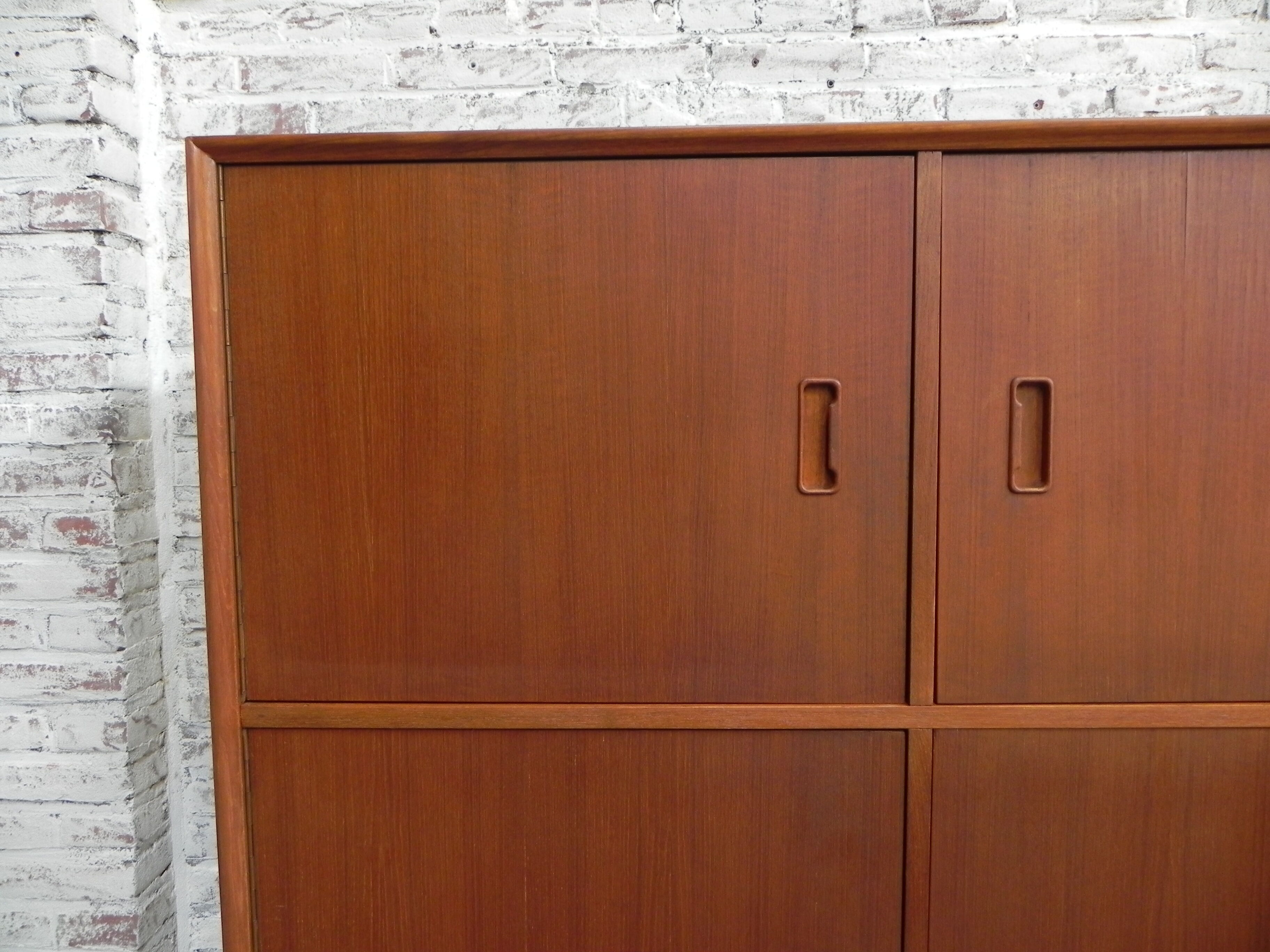 Wardrobe 179 cm high