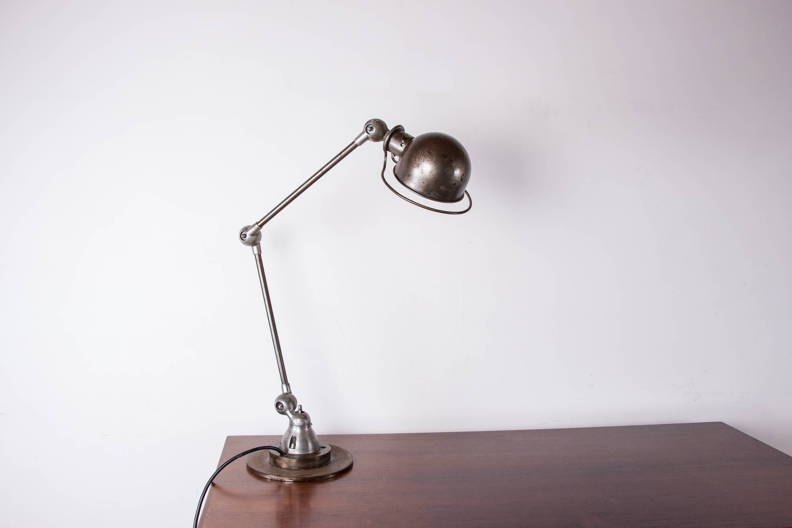 Metal desk lamp, Industrial style with two articulated arms by Jean-Louis Domecq for Jieldé.