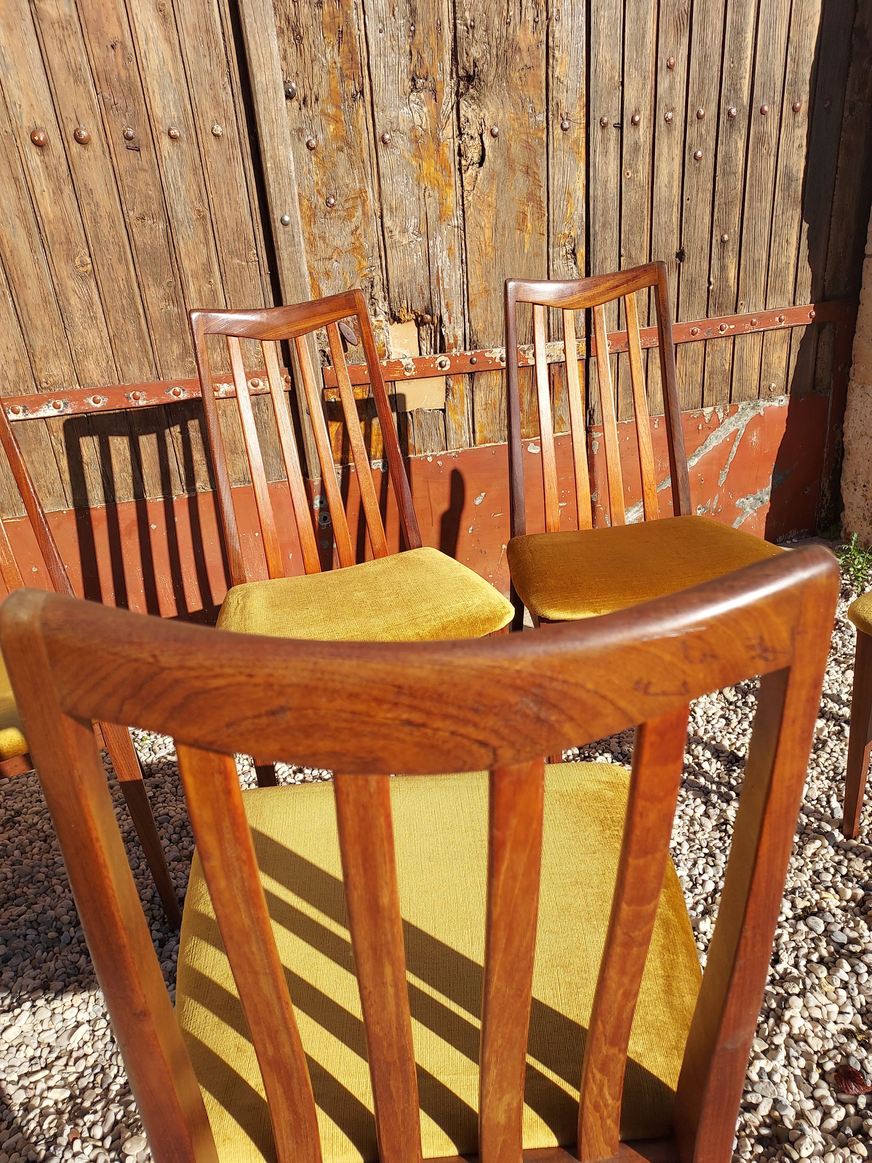 Teak chairs Leslie Dandy