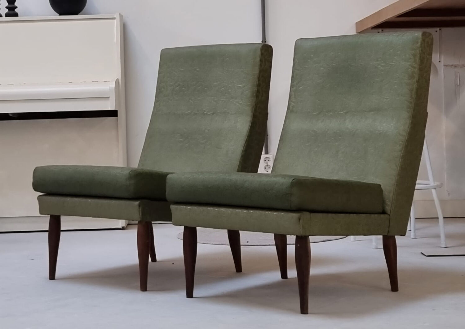 Fauteuils du milieu du siècle