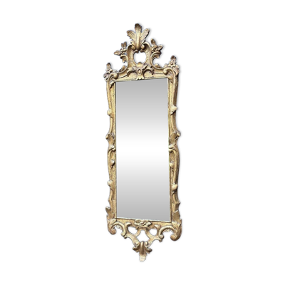 Miroir en bois sculpté et doré, fin XVIIIème siècle