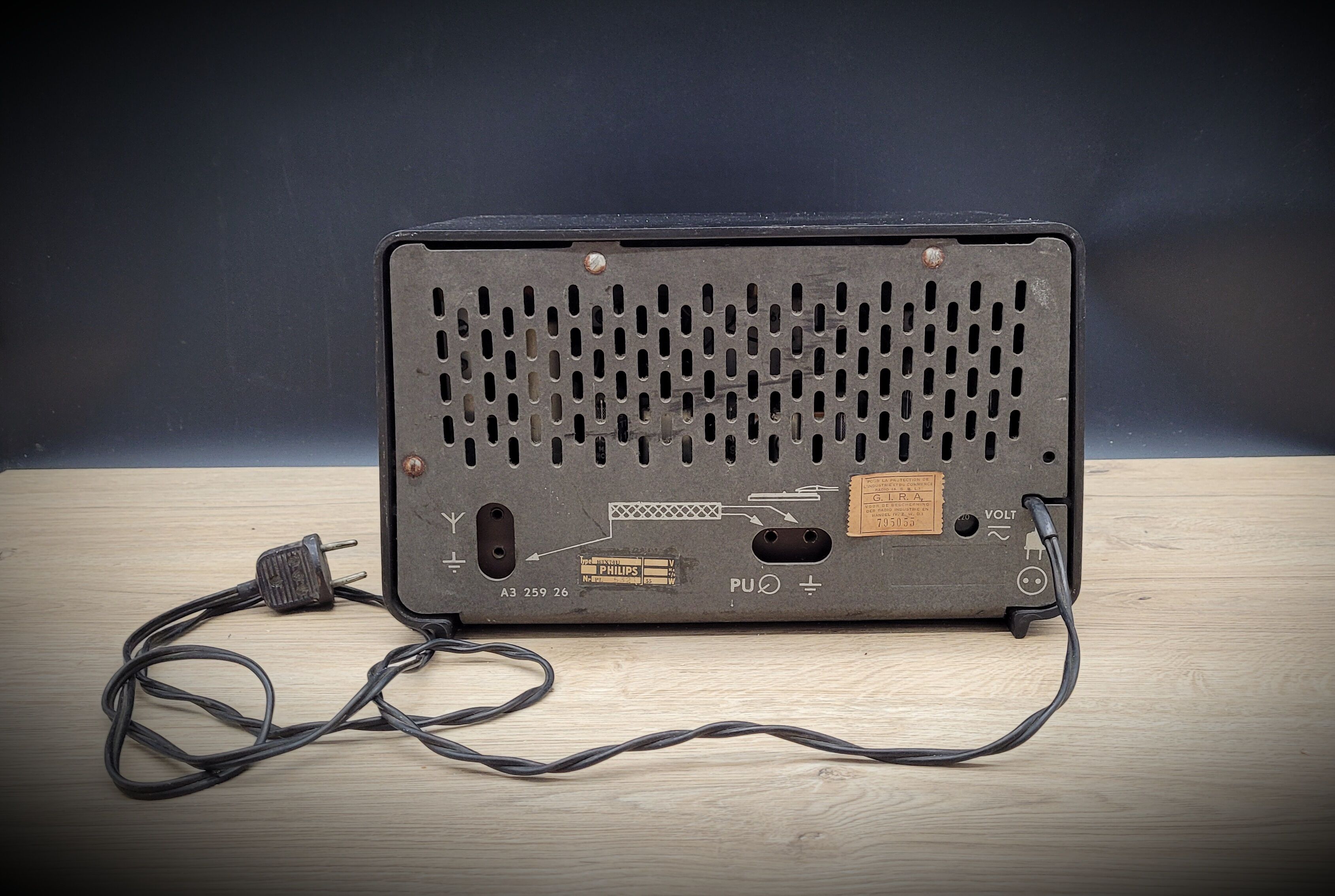 Radio Philips bakelite