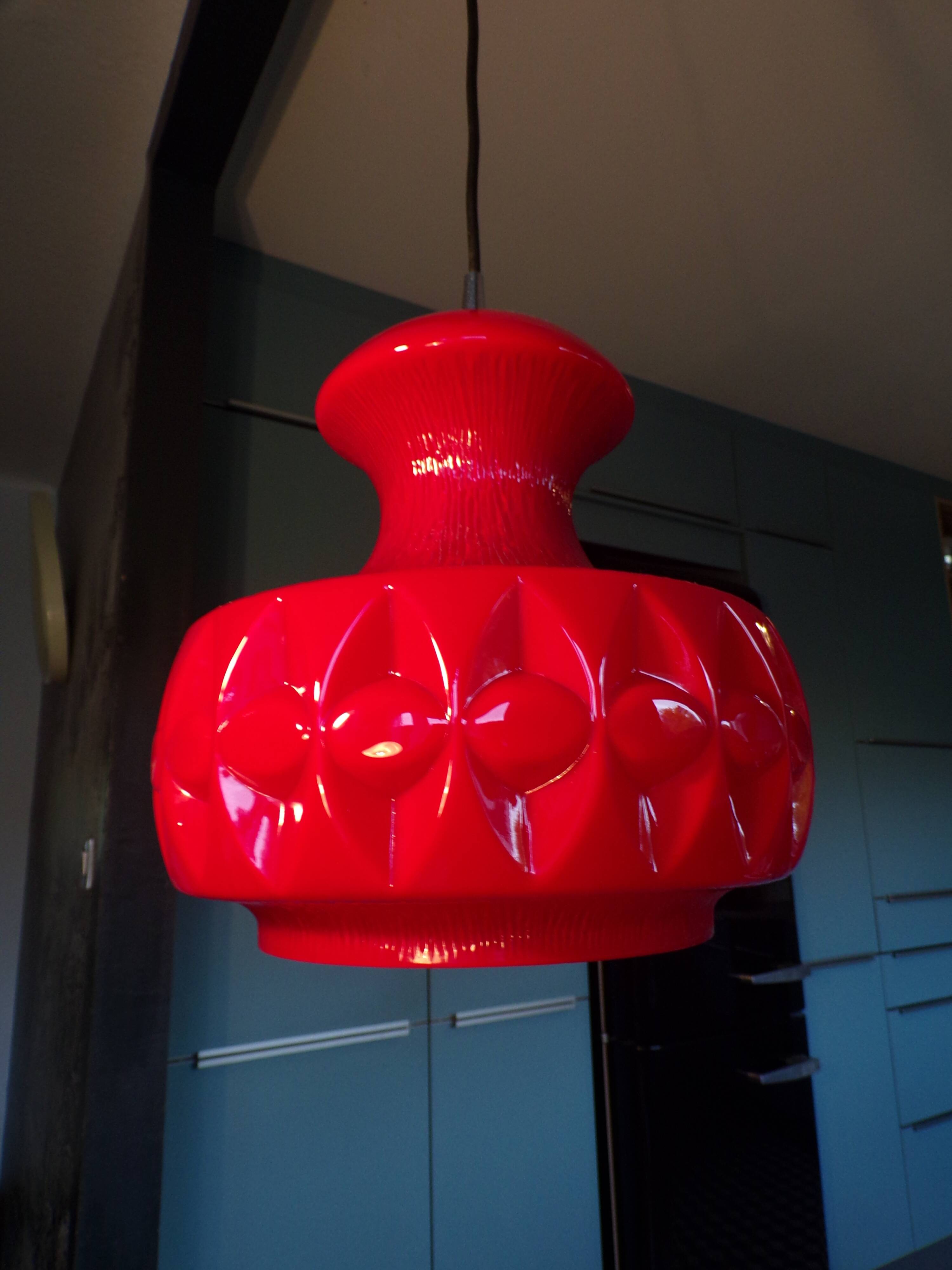 Peill & Putzler suspension opaline rouge