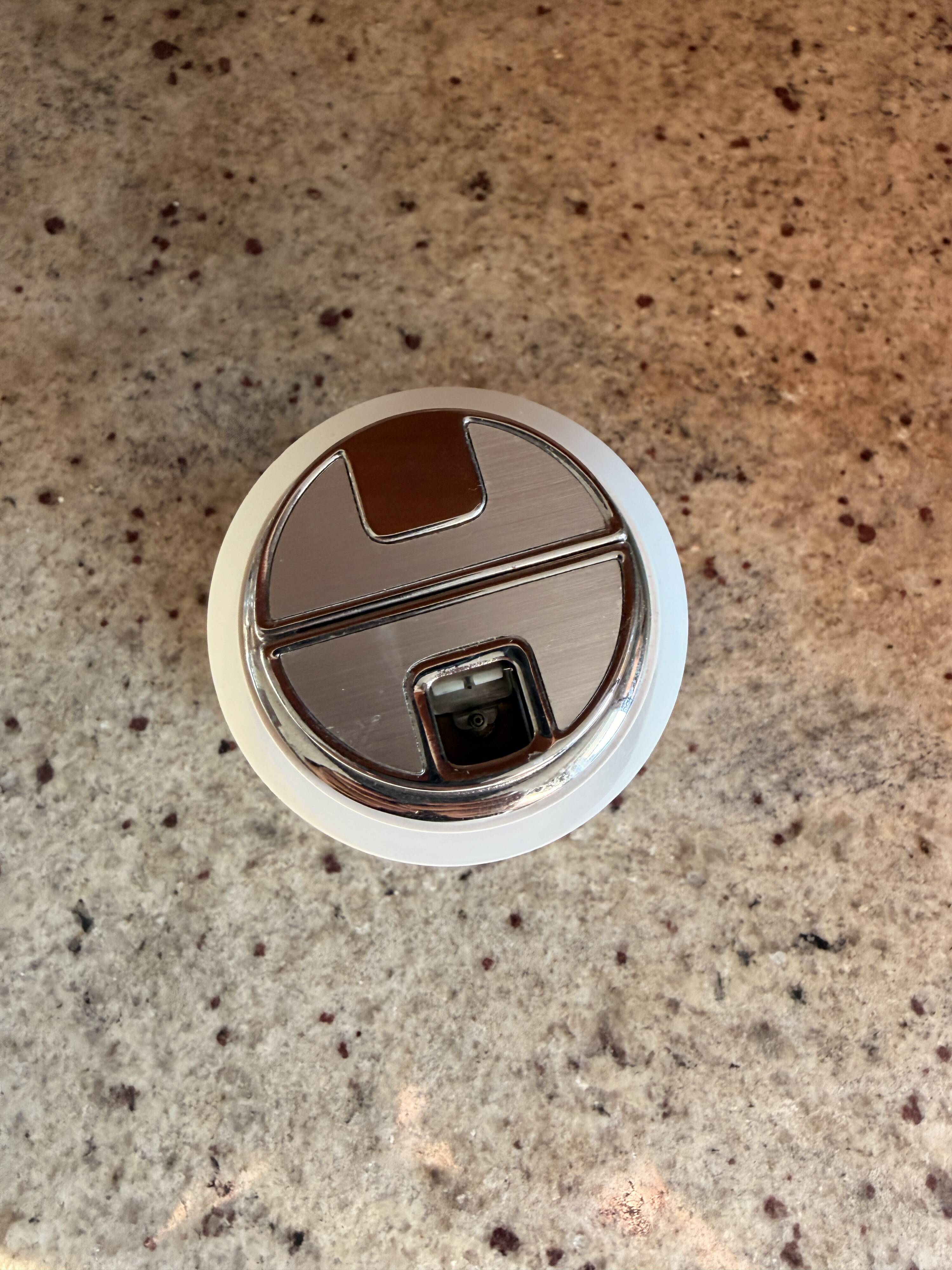 Briquet de table vintage Sarome Japon en plastique blanc