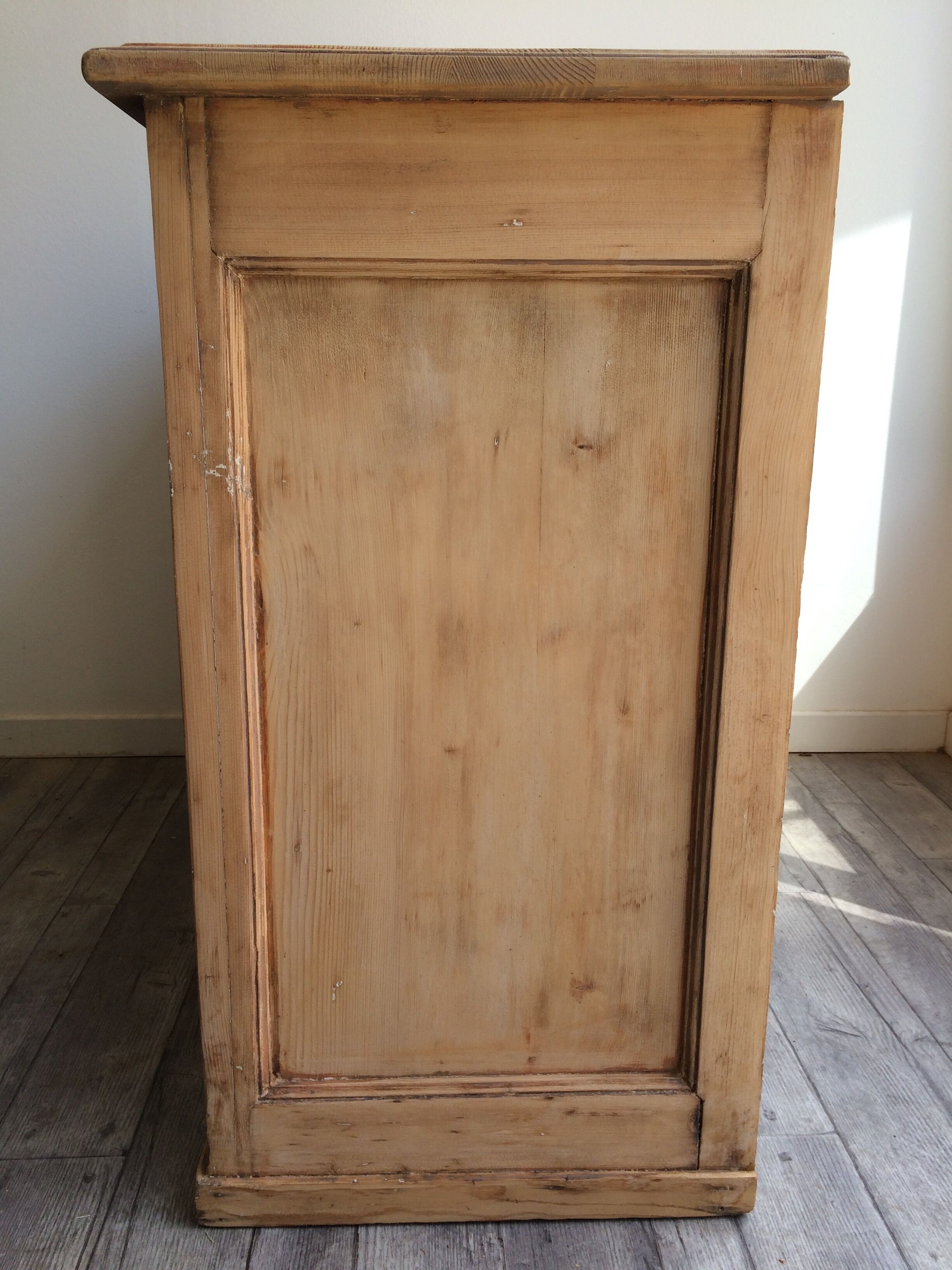 Parisian buffet wood raw