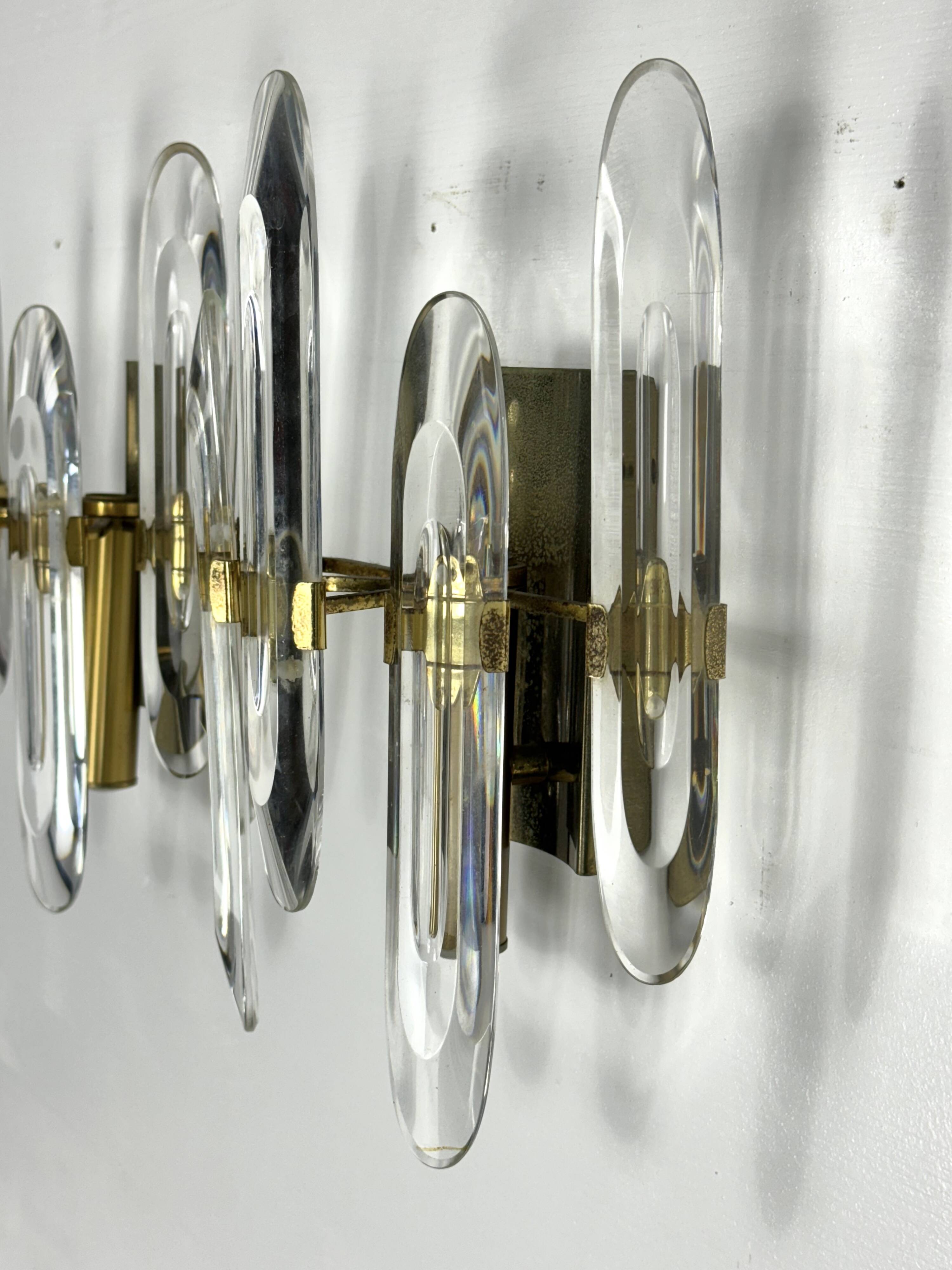 Sciolari, set of two large sconces in glass and gilded brass. Italy 1970s