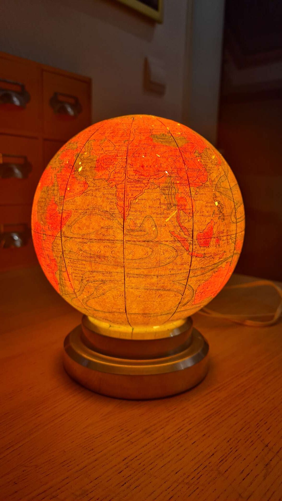 Glass globe J. Forest - 1940