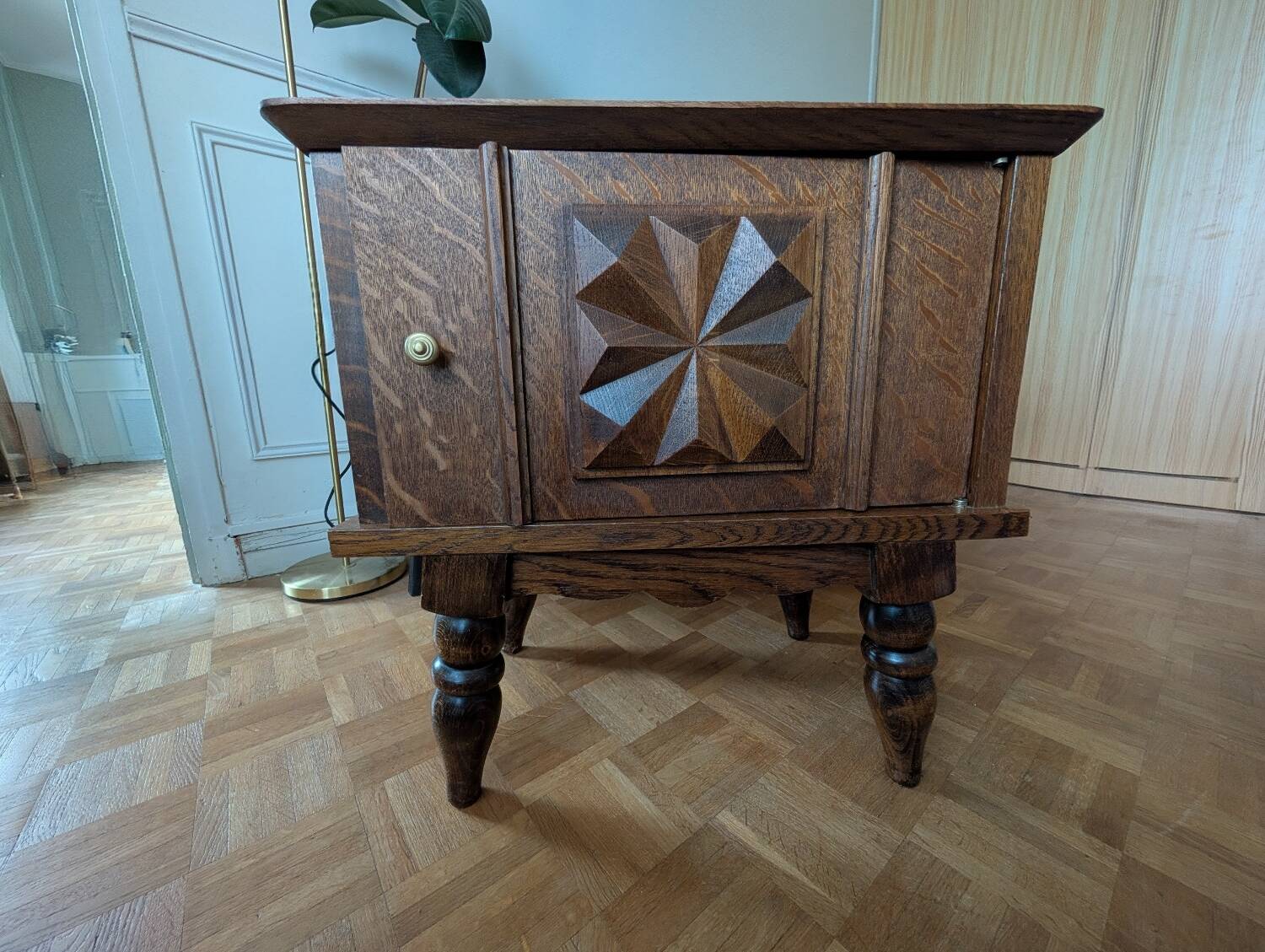 Bedside table/side table