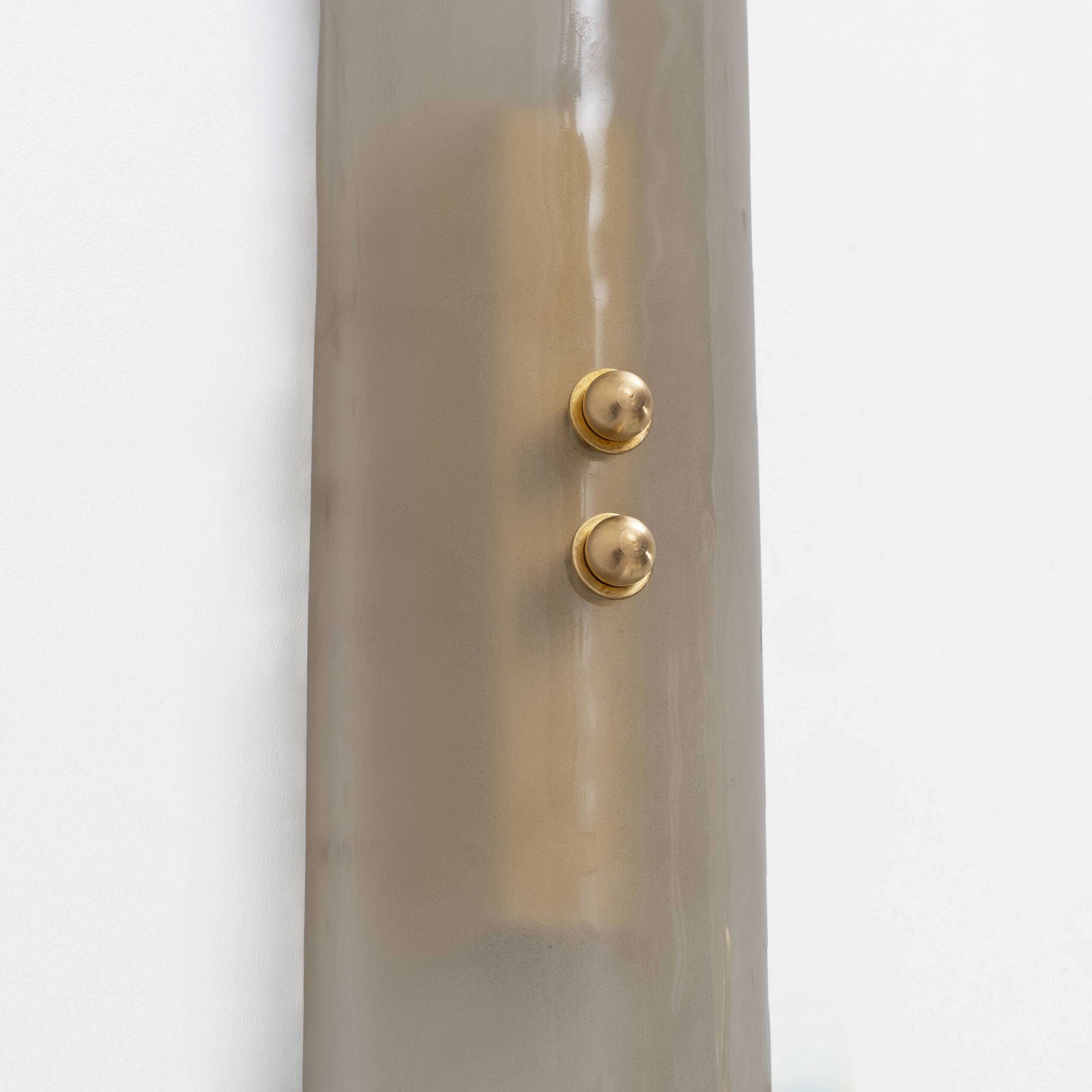 Paire de appliques en verre de Murano fumé de style Fontana Arte, moderne du milieu du siècle.