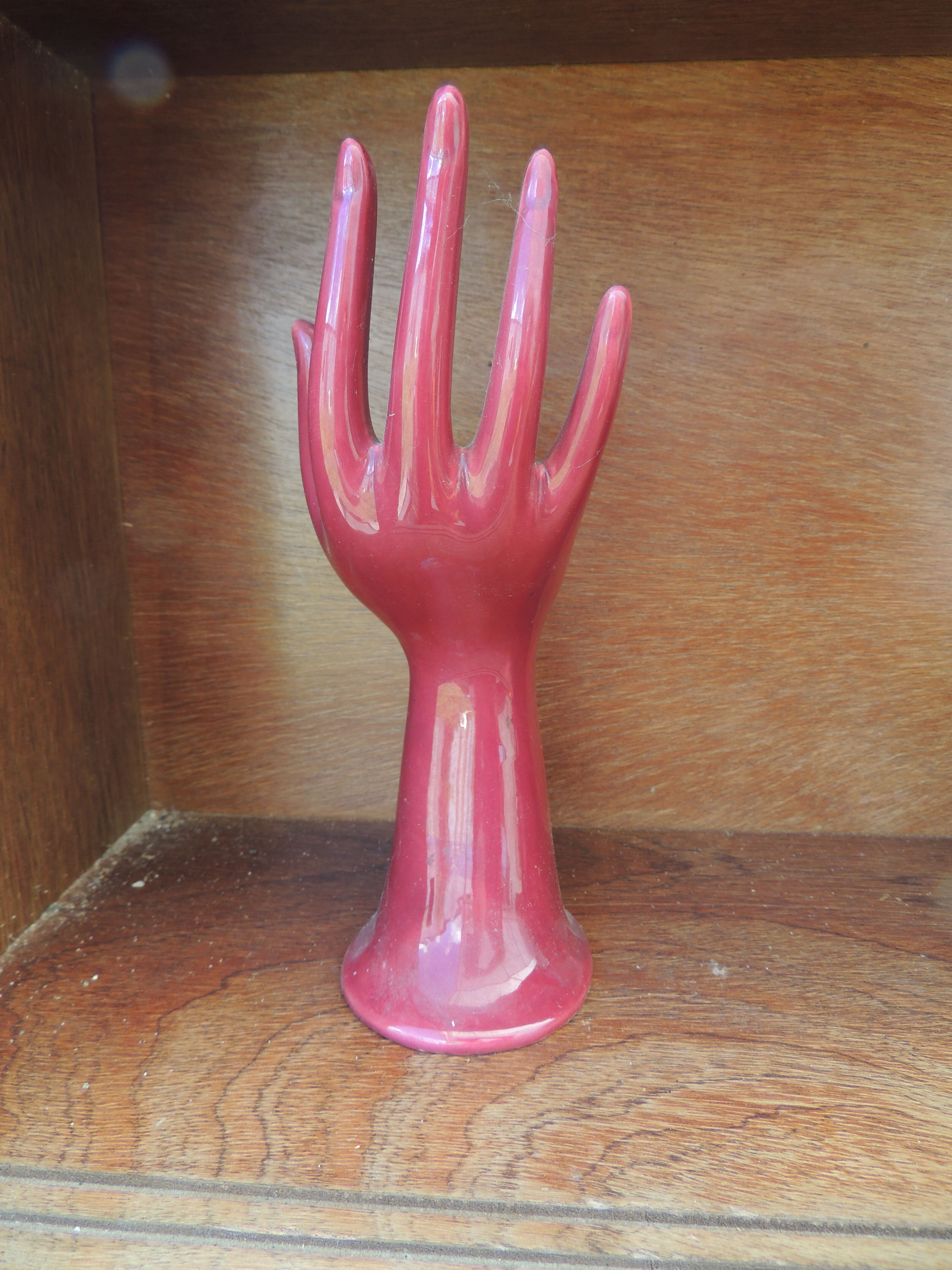 Main bordeaux ceramic flower holder