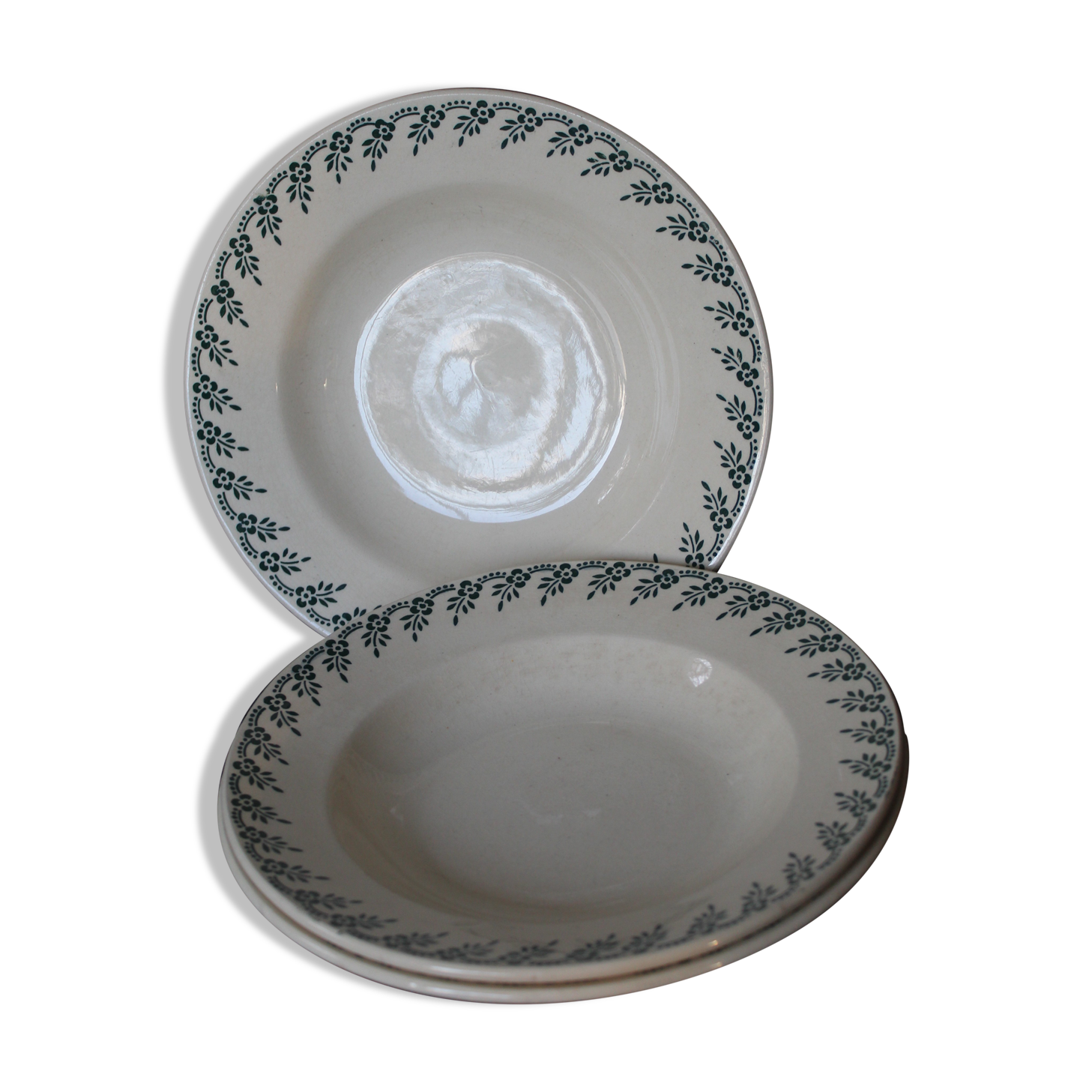 Hollow plates Iron earth green