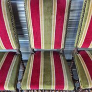 Set of 6 Louis XIII style chairs in turned wood and velvet.