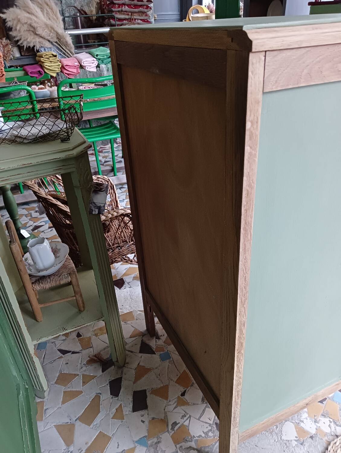 Vintage chiffonier